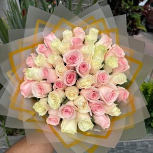 Ramo Buchón Rosadas y Blancas